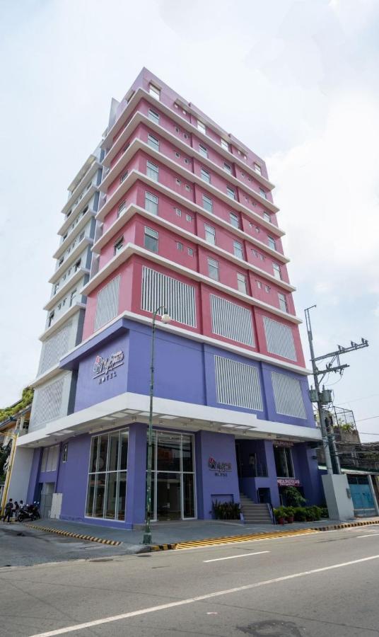 Myspace Hotel Comembo Тагуиг Екстериор снимка