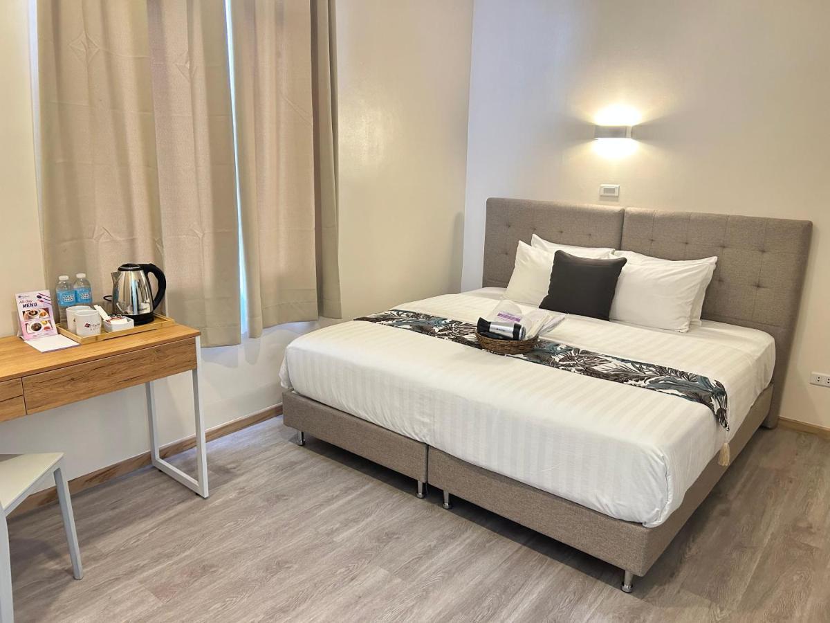 Myspace Hotel Comembo Тагуиг Екстериор снимка